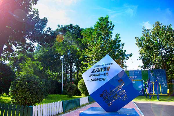 【石家庄新华电脑】女孩初中毕业后干什么工作