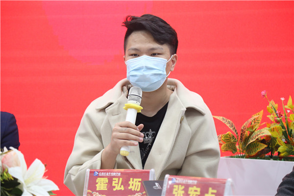 杰出校友霍弘坜