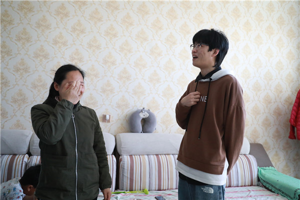 妈妈感动落泪