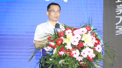 中国东方教育集团研究院院长束开俊发表主题演讲