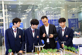 ʯ��ׯ�»�����ѧУ