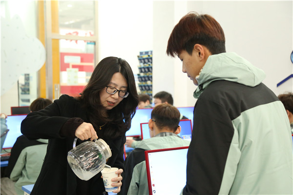 ʯ��ׯ�»�����ѧУ