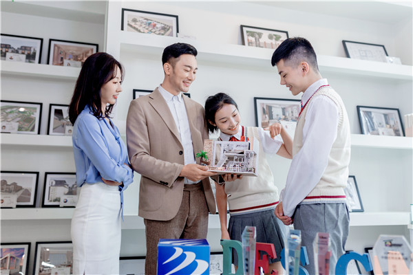 ʯ��ׯ�»�����ѧУ