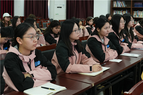 ʯ��ׯ�»�����ѧУ