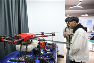 ʯ��ׯ�»�����ѧУ