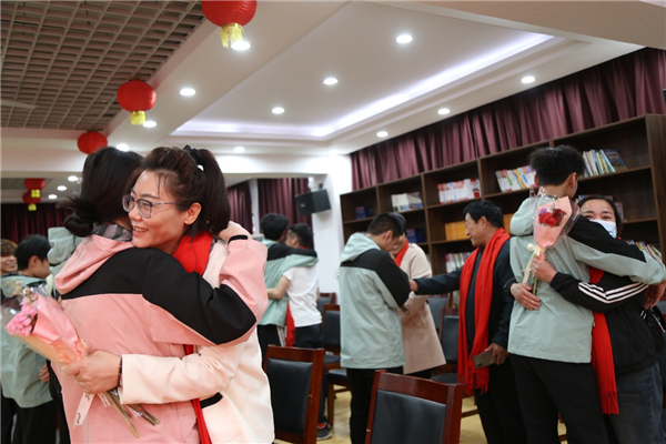 ʯ��ׯ�»�����ѧУ