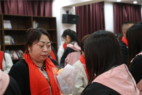 ʯ��ׯ�»�����ѧУ